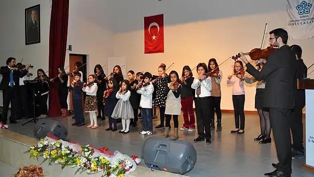 NEÜ Caka Korosu konser verdi