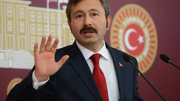 İdris Bal'ın basın toplantısına 3 kişi geldi