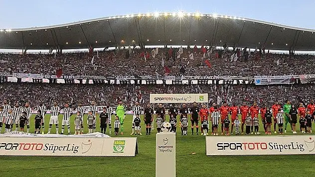 Beşiktaş 2014'ü 'göçebe' geçirdi