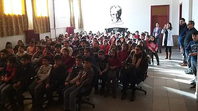 Kulu'da ilkokul öğrencilerine doktorluk mesleği anlatıldı