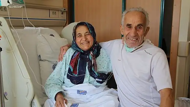 44 yıllık eşini böbreğiyle hayata bağladı