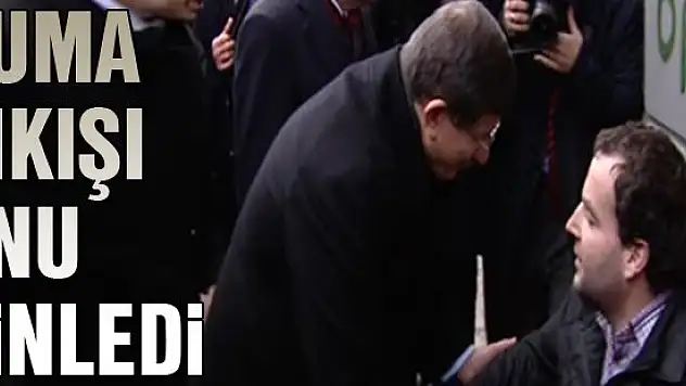 Davutoğlu cuma çıkışı sokak sanatçısını dinledi