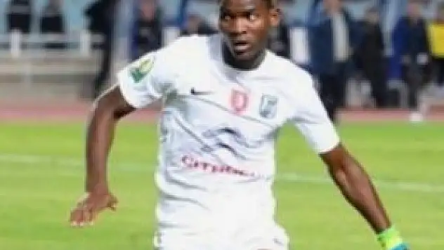 Lorient, Ndong'u transfer etti