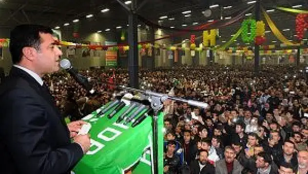 Bütün halkların ortak partisiyiz