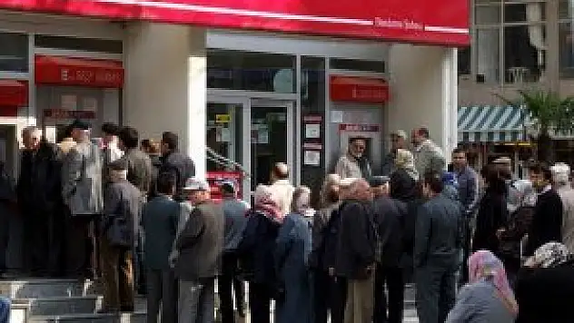 1 milyon emekliyi dolandırdılar