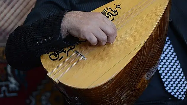 Aşıklık geleneğini gelecek nesillere aktarıyorlar