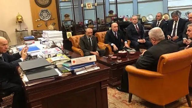 MHP Genel Başkanı Bahçeli kurmayları ile bir araya geldi