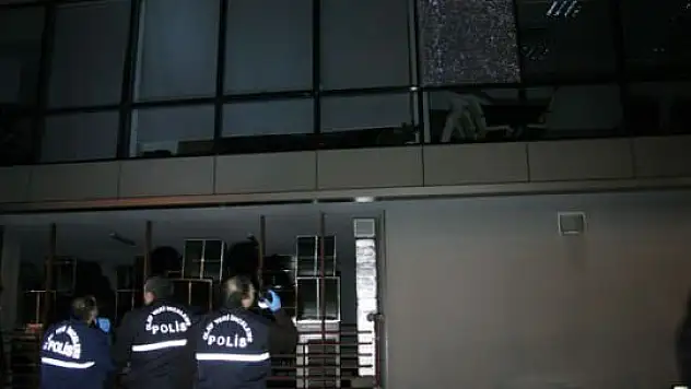 Çukurova Belediyesi'ne silahlı saldırı!