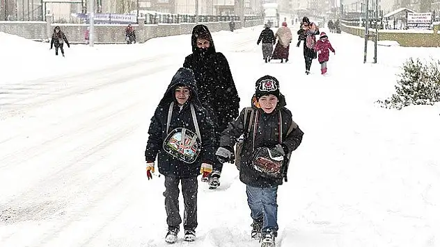 Konya'da kar tatili uzadı!