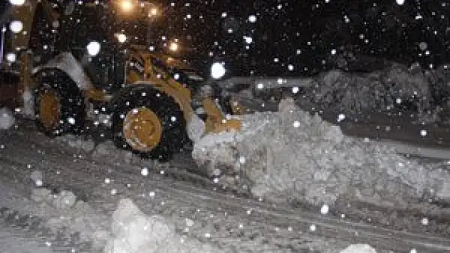 Beyşehir'de karla mücadele çalışmaları