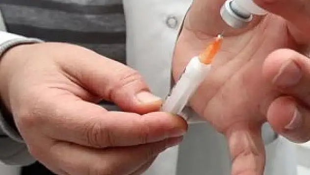 Hollanda'da Ebola'ya karşı yeni aşı geliştirdi