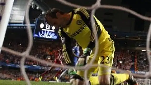 42 yaşındaki kaleciyi transfer ettiler