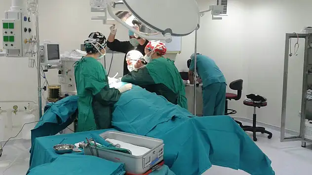 61 yıllık ilçede ilk ameliyat