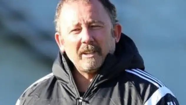 Sergen'in gözdesi olmak istiyor