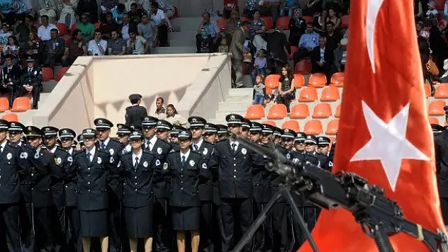 Polislikte boy şartında düzenleme