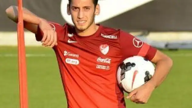 Çalhanoğlu'ndan Gökhan Töre yorumu