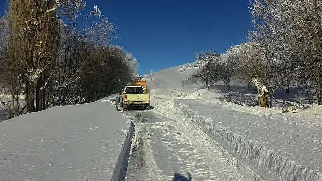 Yaylada mahsur kalan çift kurtarıldı