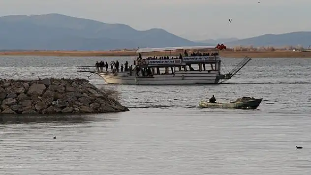 Beyşehir'de gezinti yatları yeni sezonu açtı