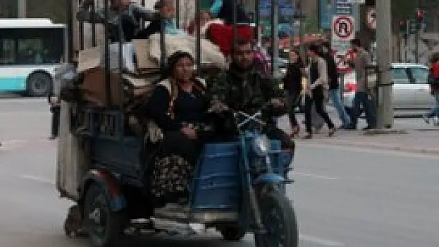 Motor üzerinde 6 kişiyle yolculuk