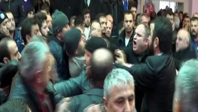 MHP kongresinde yumruklar konuştu