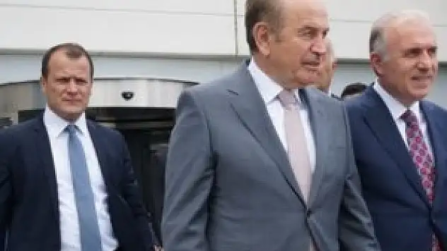 Topbaş'a otobüs alımı davasında beraat