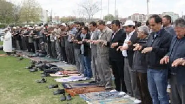 Cihanbeyli'de yağmur duası yapıldı