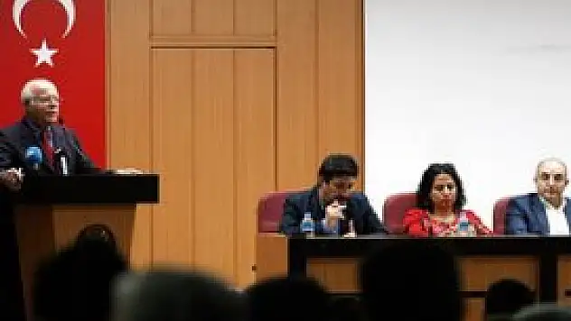 'Akil İnsanlar' halkla bir araya geldi