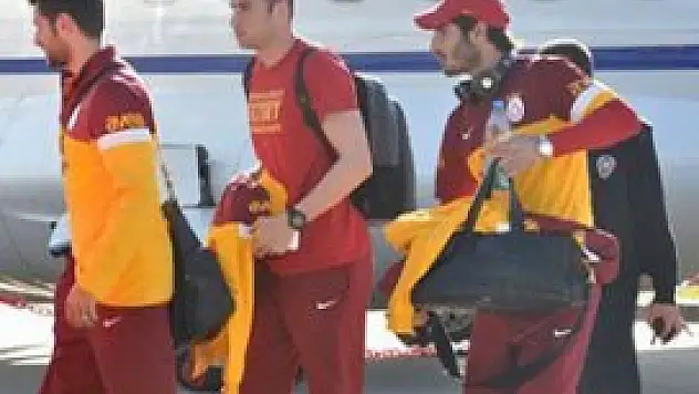 Galatasaray özel uçakla Cuma'ya yetişti