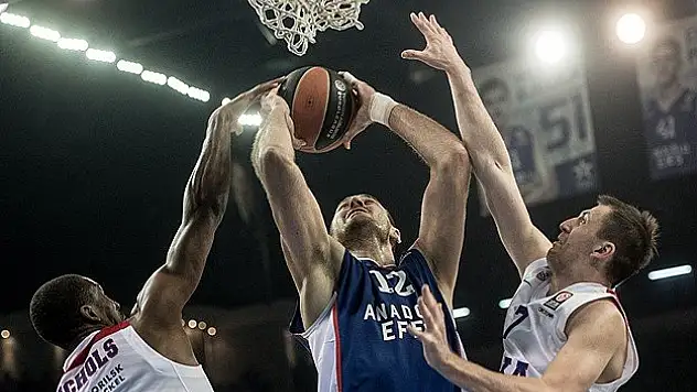 Anadolu Efes grupta ilk kez yenildi