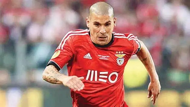 Pereira Kartal için yola çıktı