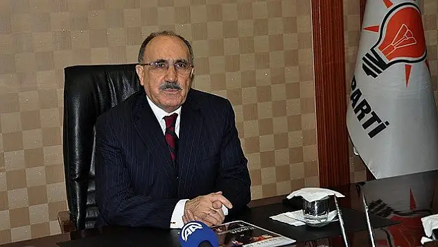 Hazreti Peygambere hakarete izin vermeyiz