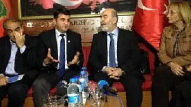 'Silaha sarılmanın bir meşru gerekçesi yok'