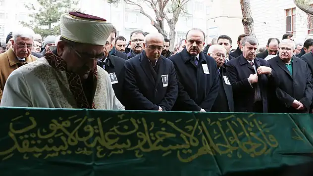 Hayırsever iş adamı Keleşoğlu toprağa verildi