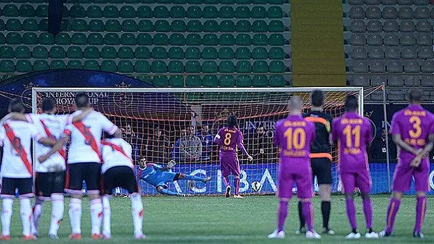 Aslan penaltılarda boyun eğdi