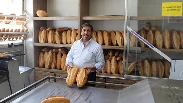 Yunak'ta sağlık çalışanlarına ücretsiz ekmek ve unlu mamuller hizmeti