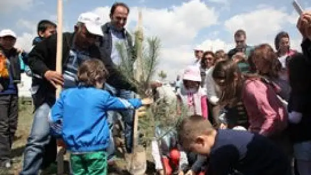 Selçuklu'da 10 bin fidan toprakla buluştu