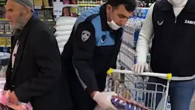 Zabıta ekiplerinden örnek davranış