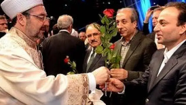 Mümin eline silah alıp kardeşine silah doğrultmaz