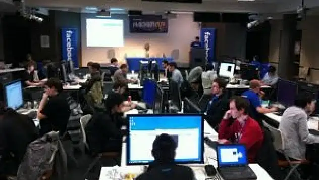 Facebook çalışanları ne kadar maaş alıyor?