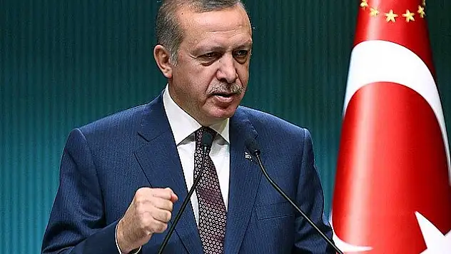 Terör ile İslamı yan yana getirmek hakarettir