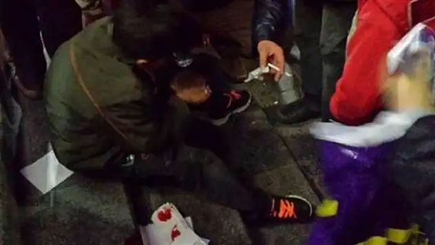 Burger King'te Suriyeli çocuğa dayak