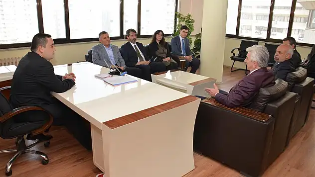 Arat'tan MHP İl Teşkilatı'na taziye ziyareti