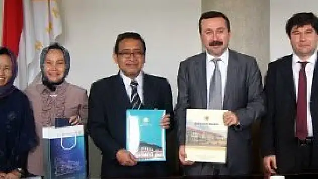 Selçuk, Endonezya ile eğitim köprüsü kuruyor