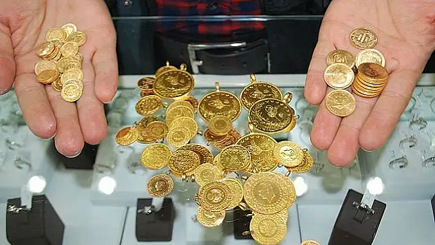 Altınını alan kuyumcuya koşuyor