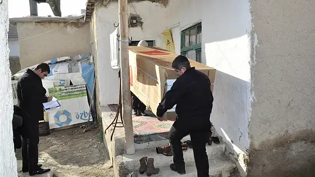 Karatay Belediyesi ihtiyaç sahibi ailelerin yanında