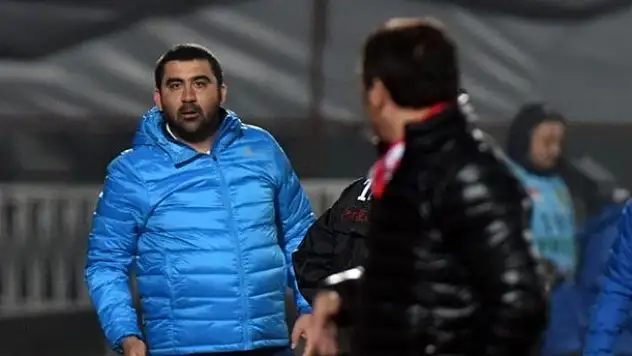 Özat'tan meslektaşına ağır sözler