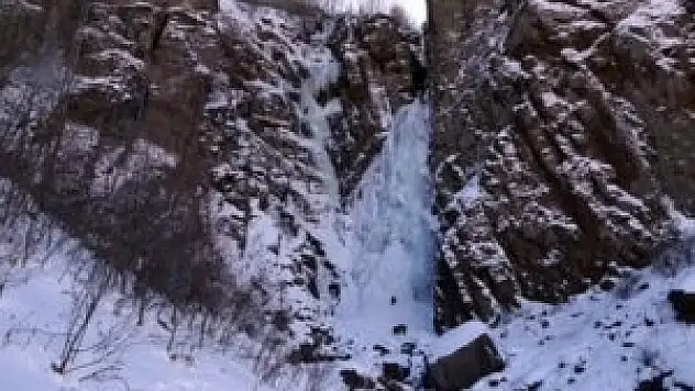 Kaybolduğu iddia edilen dağcılardan iz yok