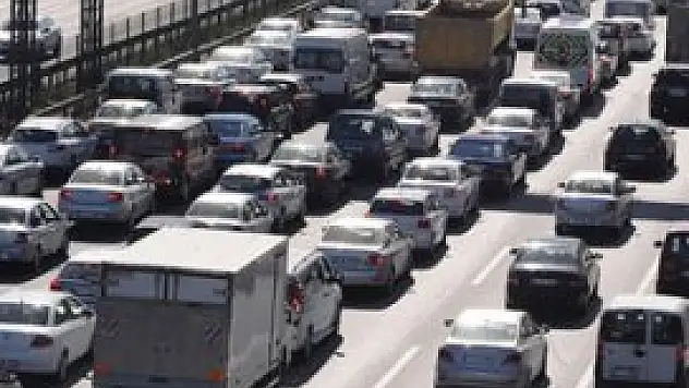 Trafikte kaç tane motorlu araç var?