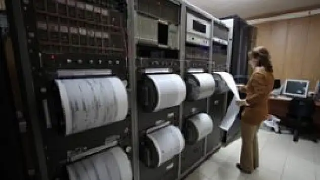 Çin ve Papua Yeni Gine'de deprem