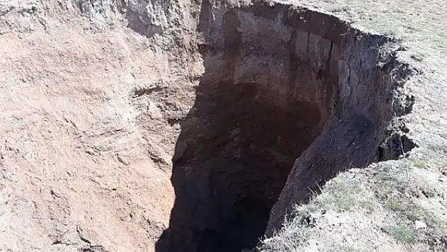 Konya'da 10 metre derinliğinde yeni obruk oluştu
